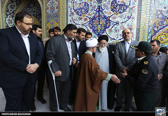 حضور آیت الله علم الهدی امام جمعه مشهد در مراسم تشییع پیکر شهدای حادثه سراوان