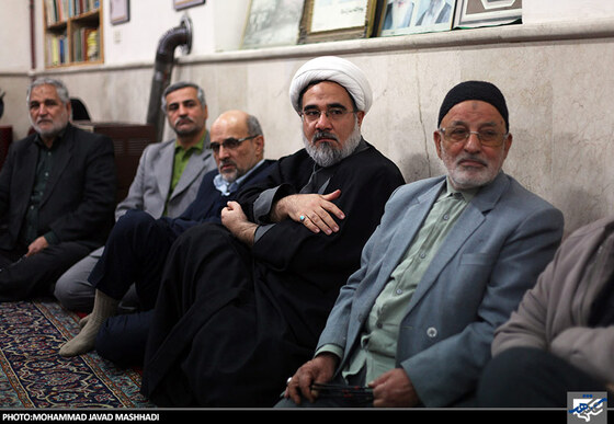 رونمایی از کتاب آفتاب در مصاف