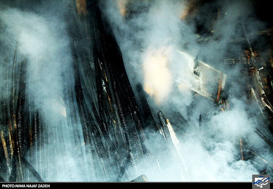  اطفای حریق انبار چوب