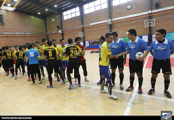 دیدار فوتسال تیم های میثاق تهران و فرش آرا مشهد