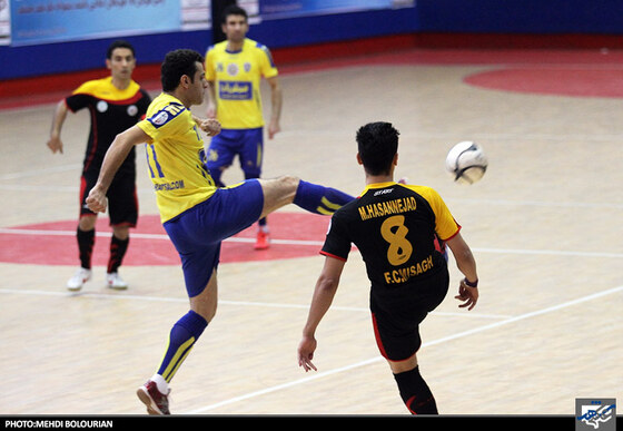 دیدار فوتسال تیم های میثاق تهران و فرش آرا مشهد