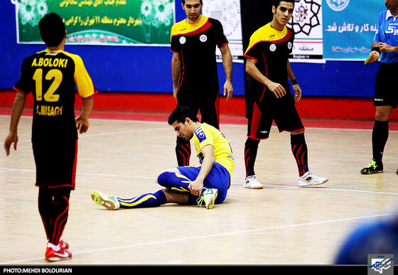 دیدار فوتسال تیم های میثاق تهران و فرش آرا مشهد