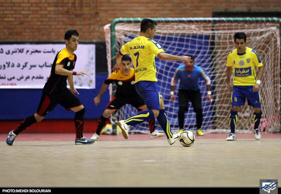 دیدار فوتسال تیم های میثاق تهران و فرش آرا مشهد