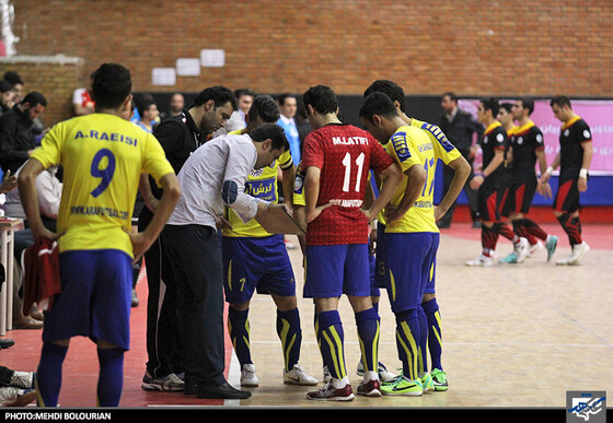 دیدار فوتسال تیم های میثاق تهران و فرش آرا مشهد