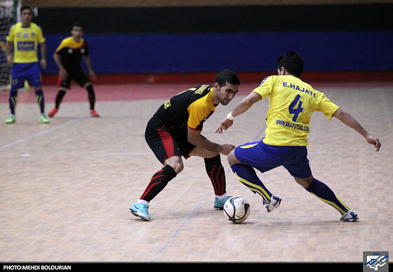 دیدار فوتسال تیم های میثاق تهران و فرش آرا مشهد