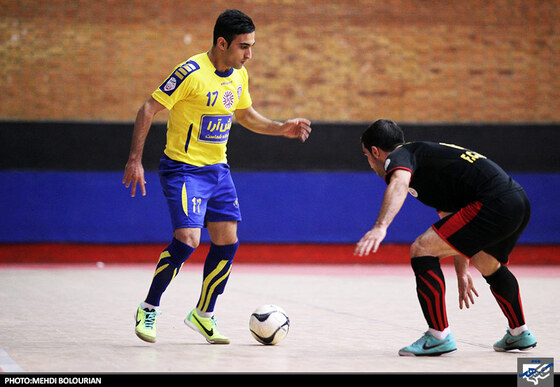 دیدار فوتسال تیم های میثاق تهران و فرش آرا مشهد