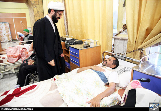  عیادت رییس و اعضای شورای اسلامی شهر مشهد از جانبازان آسایشگاه امام خمینی (ره)