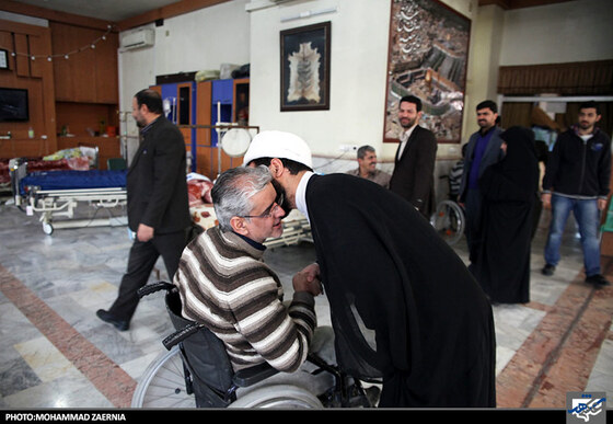  عیادت رییس و اعضای شورای اسلامی شهر مشهد از جانبازان آسایشگاه امام خمینی (ره)