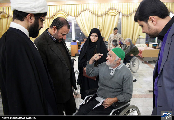  عیادت رییس و اعضای شورای اسلامی شهر مشهد از جانبازان آسایشگاه امام خمینی (ره)