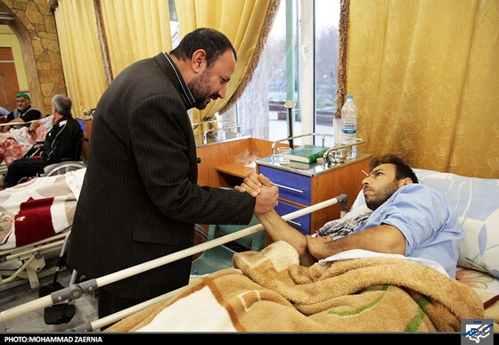  عیادت رییس و اعضای شورای اسلامی شهر مشهد از جانبازان آسایشگاه امام خمینی (ره)