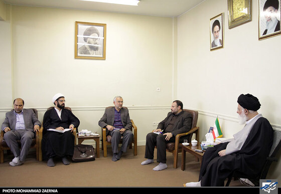 دیدار اعضای شورای اسلامی شهر مشهد با آیت الله علم الهدی