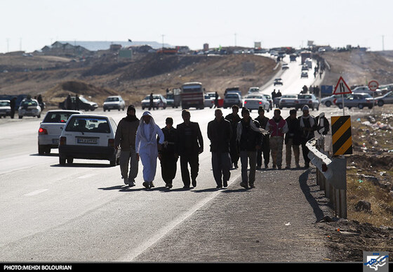 زائرین پیاده امام رضا(ع)
