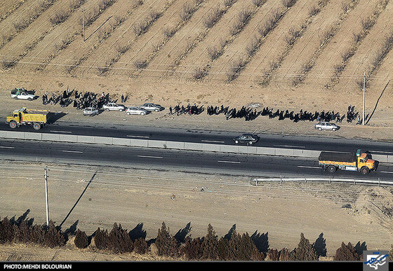 تصاویر هوایی حرکت زائرین پیاده امام رضا(ع)