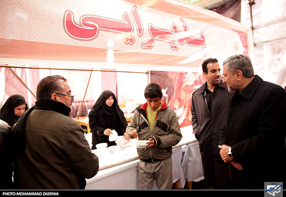 بازدید شهردار از ایستگاههای استقبال از زائرین پیاده 