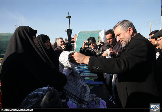 بازدید شهردار از ایستگاههای استقبال از زائرین پیاده 