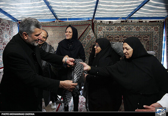 بازدید شهردار از ایستگاههای استقبال از زائرین پیاده 