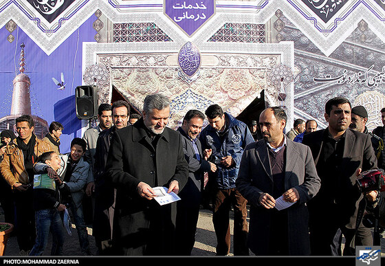 بازدید شهردار از ایستگاههای استقبال از زائرین پیاده 