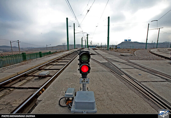 خط یک قطار شهری مشهد