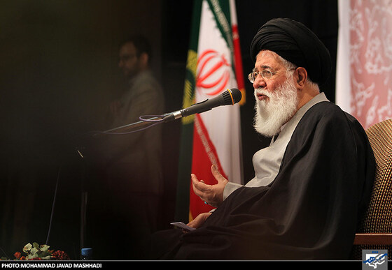 نخستین همایش آرمان طلبگی و طلبه آرمانی