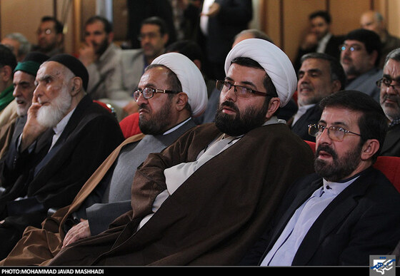 نشست هم اندیشی مداحان و شعرای نخبه