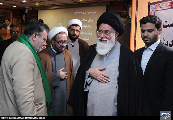 نشست هم اندیشی مداحان و شعرای نخبه
