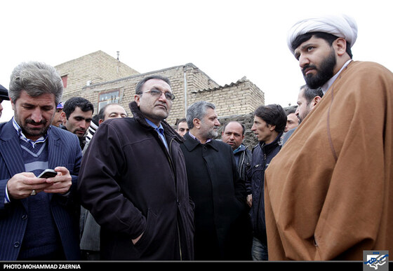 بازدید شهردار و اعضای شورای شهر از مناطق کم برخوردار