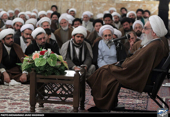 دیدار طلاب و علمای حوزه با نماینده ولی فقیه