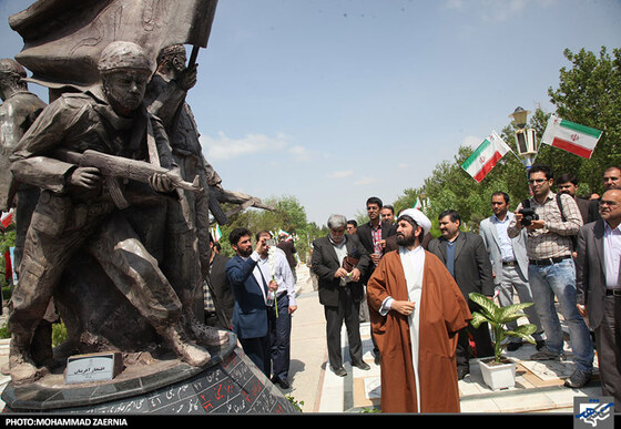 تجدید میثاق با شهدا و رونمایی از المان  افتخار آفرینان