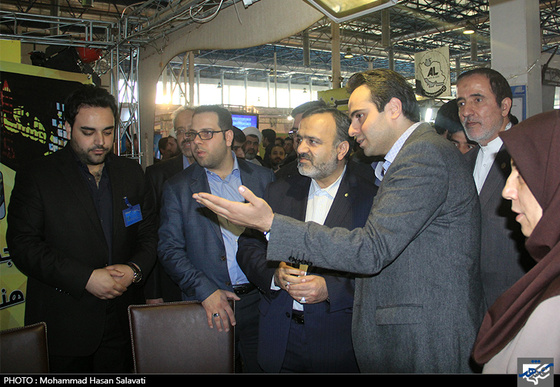 بازدید استاندار خراسان رضوی از نمایشگاه پژوهش 