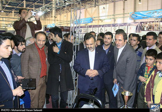 بازدید استاندار خراسان رضوی از نمایشگاه پژوهش 