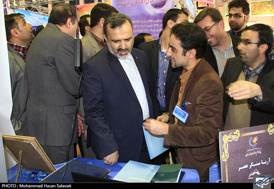 بازدید استاندار خراسان رضوی از نمایشگاه پژوهش 