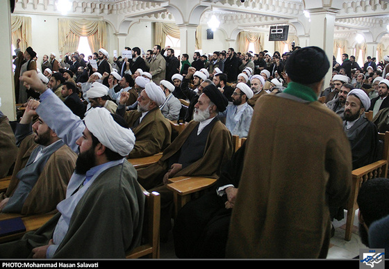 تجمع طلاب حوزه های علمیه مشهد در محکومیت توهین به ساحت پیامبر(ص)
