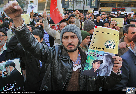 تجمع مردم مشهد در اعتراض به هتک حرمت پیامبر (ص)