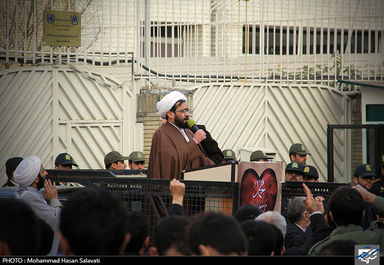 تجمع مردم مشهد در اعتراض به هتک حرمت پیامبر (ص)