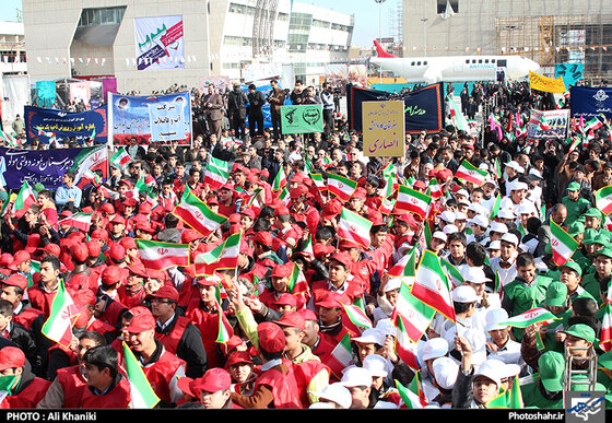 گلبانگ انقلاب در مشهد طنین انداز شد 