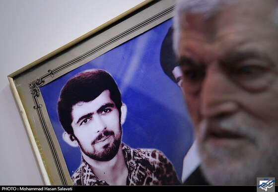 نیم قرن با گلاب و انقلاب