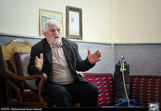 نیم قرن با گلاب و انقلاب