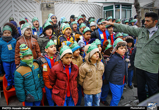  تجمع اعتراض آمیز کودکان نسبت به هتک حرمت پیامبر اکرم (ص) مقابل دفتر سازمان ملل 