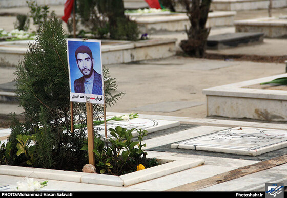 آئین غبارروبی و عطر افشانی مزار شهدا