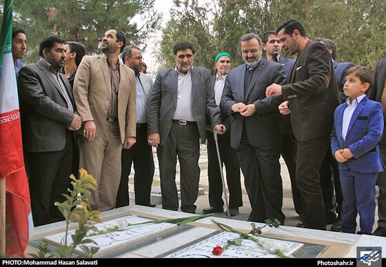 آئین غبارروبی و عطر افشانی مزار شهدا