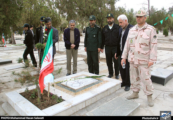 آئین غبارروبی و عطر افشانی مزار شهدا