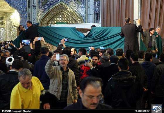 مراسم بدرقه صندوقهای ضریح امامین جوادین(ع) در حرم مطهر رضوی 