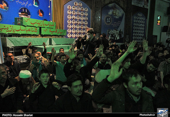 مراسم وداع با پیکر مطهر 7 شهید مدافع حرم در مسجد آیت الله فقیه سبزواری