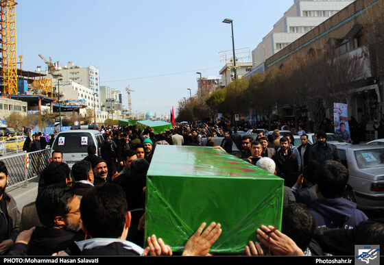 گزارش تصویری مراسم تشییع پیکر مطهر7 شهید مدافع حرم حضرت زینب(س) در مشهد مقدس