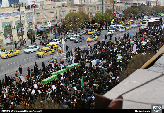 گزارش تصویری مراسم تشییع پیکر مطهر7 شهید مدافع حرم حضرت زینب(س) در مشهد مقدس