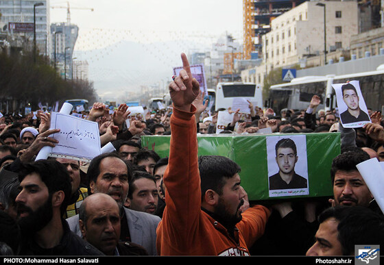 گزارش تصویری مراسم تشییع پیکر مطهر7 شهید مدافع حرم حضرت زینب(س) در مشهد مقدس