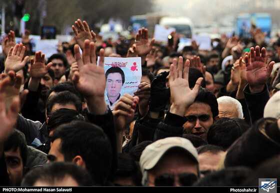 گزارش تصویری مراسم تشییع پیکر مطهر7 شهید مدافع حرم حضرت زینب(س) در مشهد مقدس