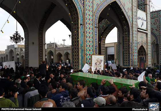 گزارش تصویری مراسم تشییع پیکر مطهر7 شهید مدافع حرم حضرت زینب(س) در مشهد مقدس | حرم مطهر امام رضا ( علیه السلام)