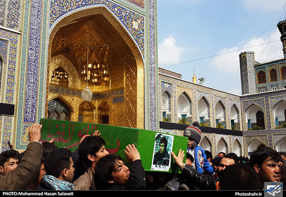 گزارش تصویری مراسم تشییع پیکر مطهر7 شهید مدافع حرم حضرت زینب(س) در مشهد مقدس | حرم مطهر امام رضا ( علیه السلام)