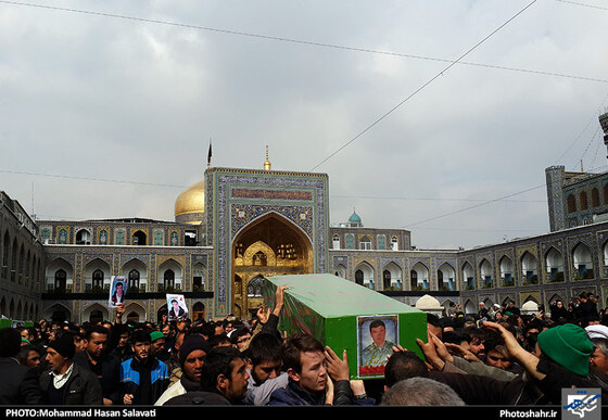 گزارش تصویری مراسم تشییع پیکر مطهر7 شهید مدافع حرم حضرت زینب(س) در مشهد مقدس | حرم مطهر امام رضا ( علیه السلام)